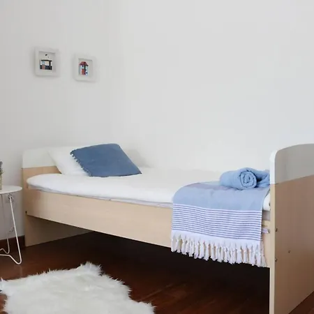 Ela Apartment *